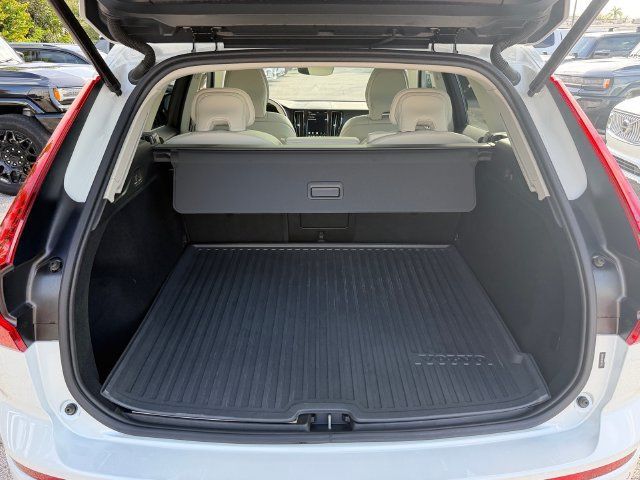 Used 2024 Volvo XC60 B5 Plus w/ Protection Package AWD/4WD image 15