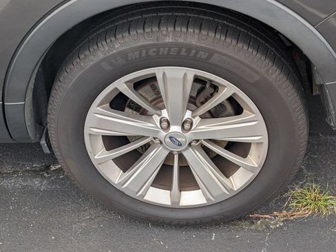 Used 2019 Ford Explorer Limited w/ Class III Trailer Tow Package FWD image 10