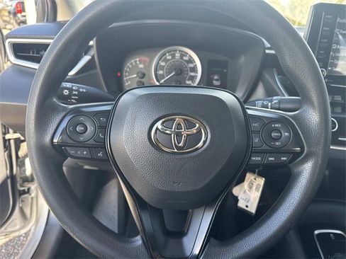 Used 2022 Toyota Corolla LE image 25