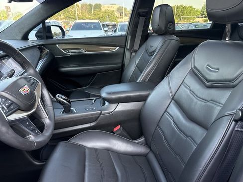 Used 2018 Cadillac XT5 Platinum w/ Driver Assist Package AWD/4WD image 5