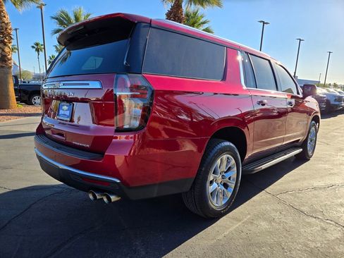 Used 2024 Chevrolet Suburban Premier w/ Premium Package AWD/4WD image 6
