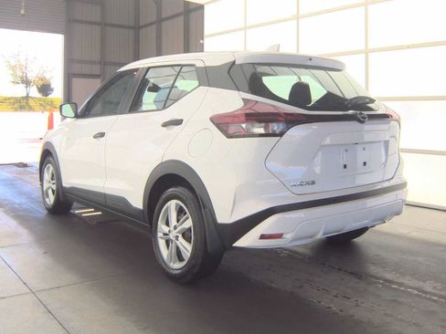 Used 2025 Nissan Kicks Play S FWD image 5