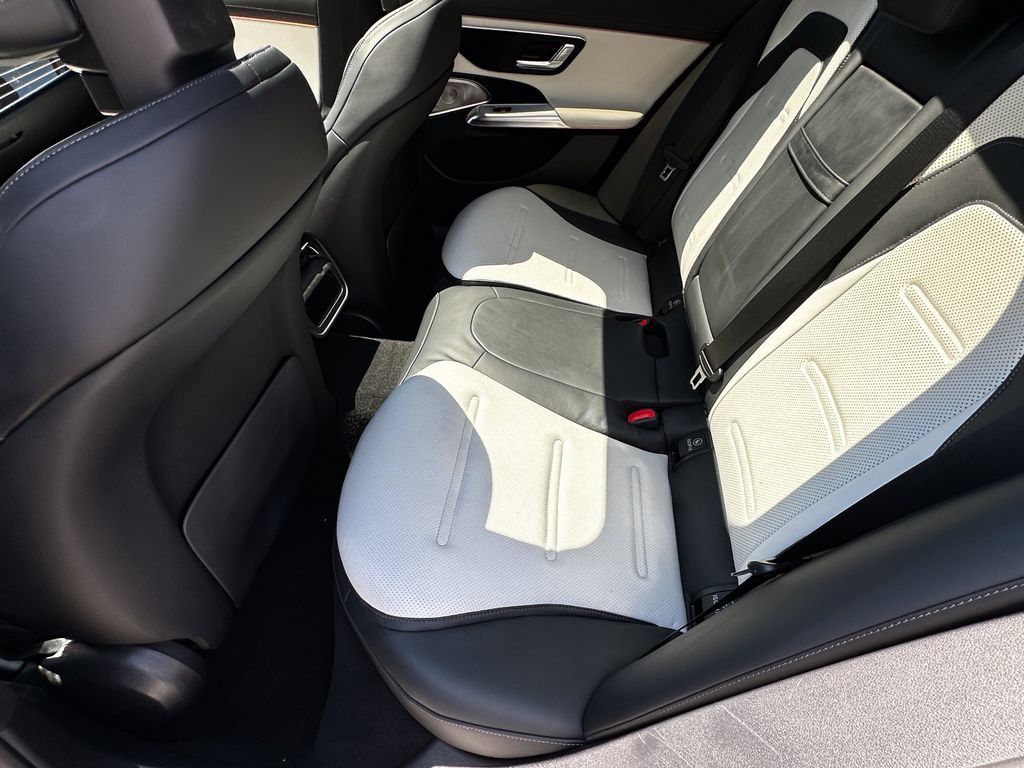 Certified 2025 Mercedes-Benz E 53 AMG e 4MATIC Sedan image 24
