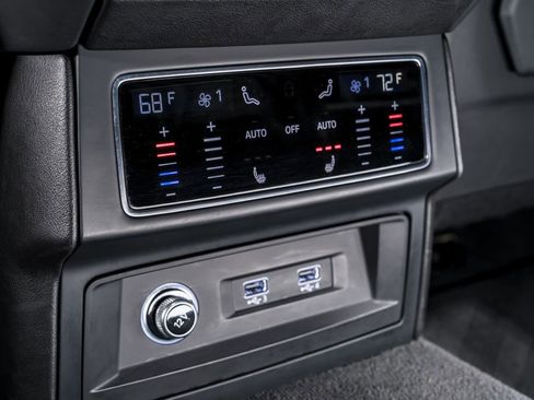 Used 2021 Lamborghini Urus image 35