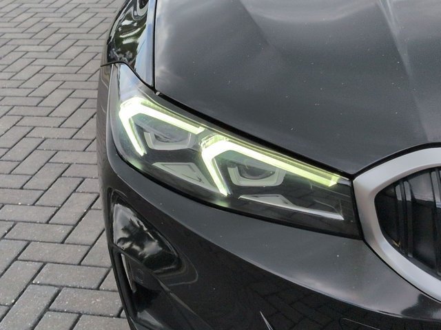 Used 2024 BMW 330i xDrive Sedan AWD/4WD image 11