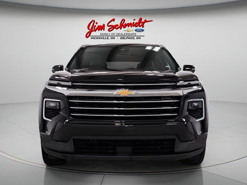 Used 2026 Chevrolet Traverse LT AWD/4WD image 2