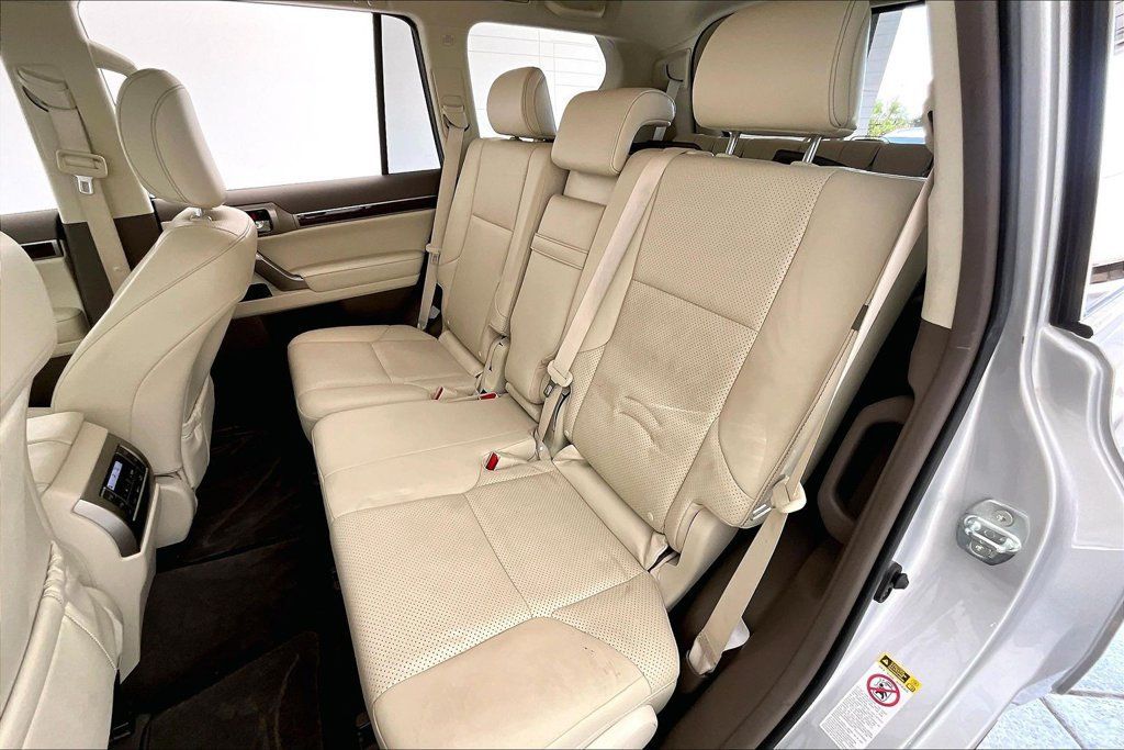 Used 2018 Lexus GX 460 Luxury w/ Preferred Accessory Package AWD/4WD image 34