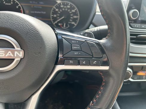 Used 2024 Nissan Altima 2.5 SR FWD image 22