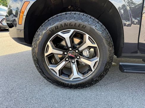 Certified 2026 GMC Yukon AT4 Ultimate AWD/4WD image 11