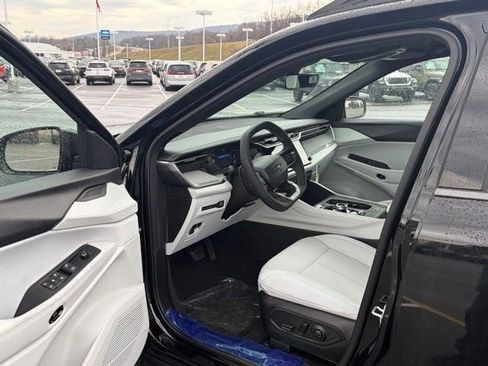 New 2026 Jeep Cherokee Laredo image 13