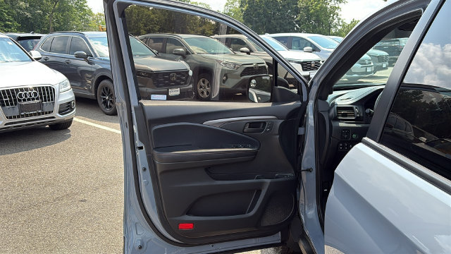 Used 2023 Honda Passport TrailSport image 8
