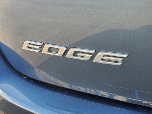Used 2018 Ford Edge SEL FWD image 8