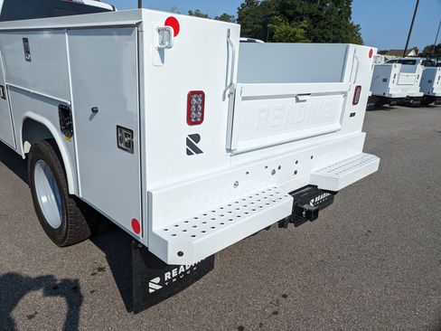 New 2025 Ford F450 XL w/ XL Chrome Package image 28