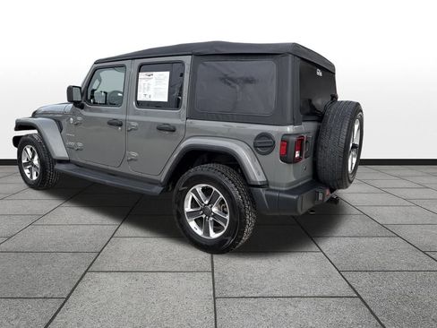 Used 2018 Jeep Wrangler Unlimited Sahara image 3