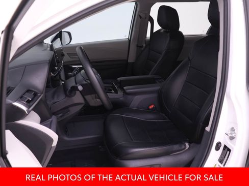 Certified 2024 Toyota Sienna LE image 4