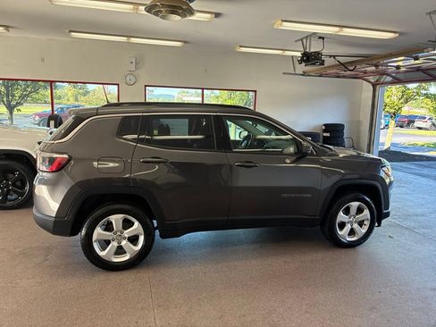 Used 2021 Jeep Compass Latitude AWD/4WD image 23
