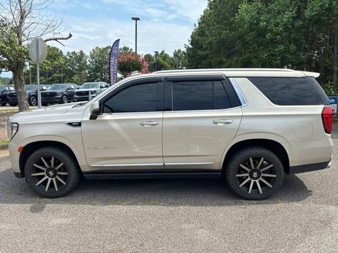 Used 2021 GMC Yukon Denali w/ Denali Premium Package AWD/4WD image 1