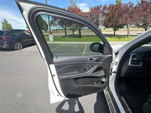 Used 2023 BMW X5 xDrive40i AWD/4WD image 10