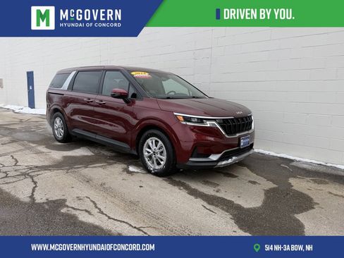 Used 2024 Kia Carnival LX image 4