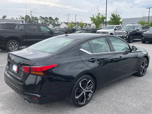 Used 2024 Nissan Altima 2.5 SR FWD image 19