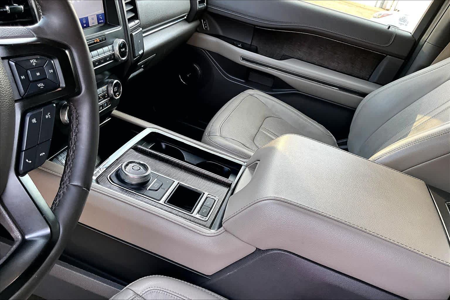 Used 2020 Ford Expedition Limited w/ Special Edition Package RWD image 17