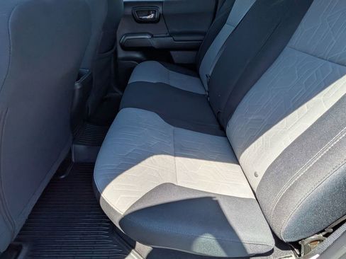 Used 2020 Toyota Tacoma TRD Sport w/ Technology Package image 17