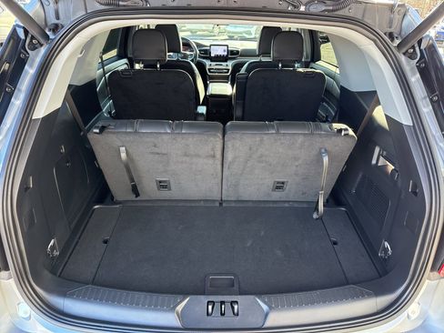 Used 2023 Ford Explorer XLT w/ Equipment Group 202A image 11