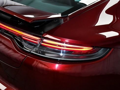 Used 2023 Porsche Panamera Platinum Edition image 85