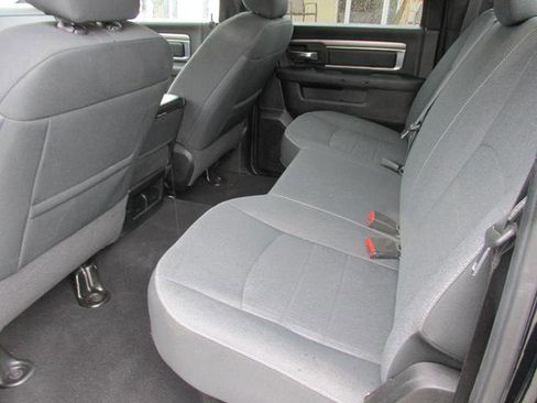 Used 2022 RAM 1500 Classic Warlock w/ Electronics Group AWD/4WD image 9