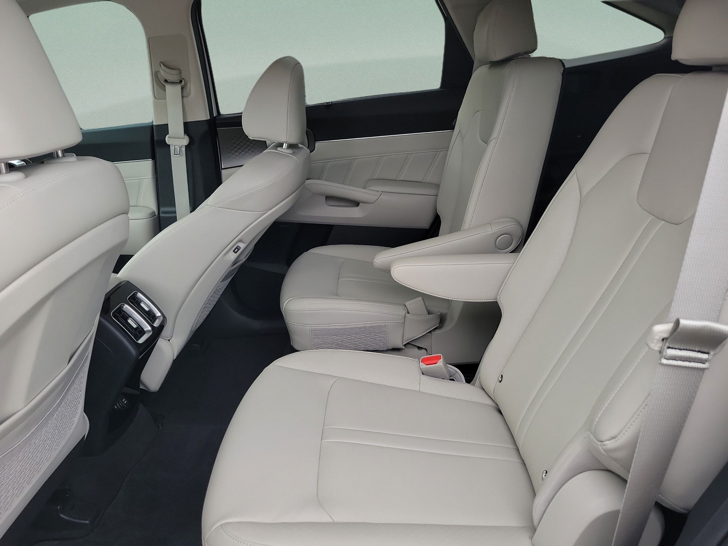 Certified 2026 Kia Sorento SX FWD image 7