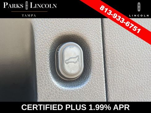 Used 2018 Cadillac Escalade Luxury AWD/4WD image 9