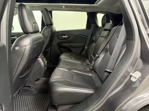 Used 2019 Jeep Cherokee Trailhawk image 20