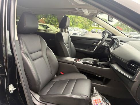 Used 2025 Nissan Rogue SV w/ SV Premium Package FWD image 51