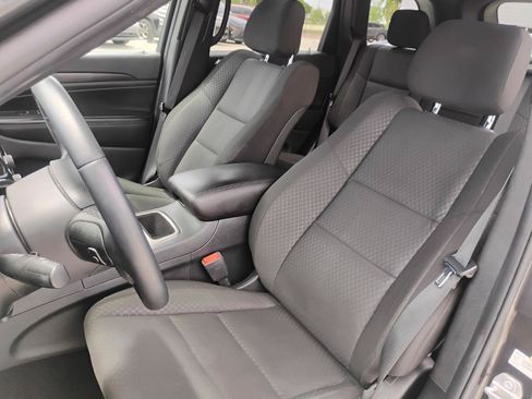Used 2021 Jeep Grand Cherokee Laredo RWD image 35