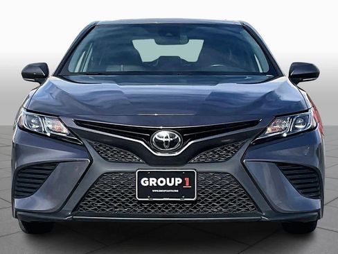 Used 2019 Toyota Camry SE image 3