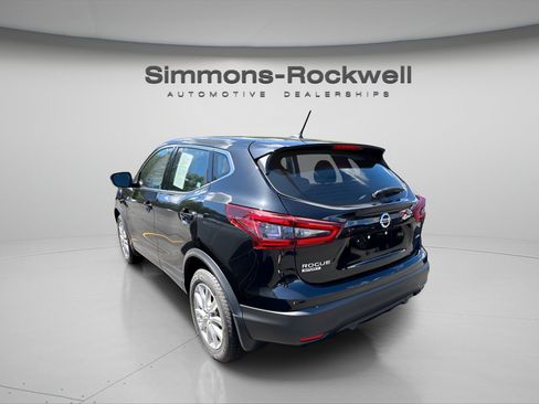 Used 2022 Nissan Rogue Sport S AWD/4WD image 2