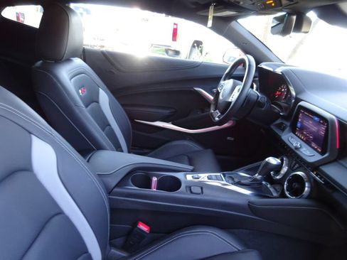 Certified 2022 Chevrolet Camaro SS RWD image 16