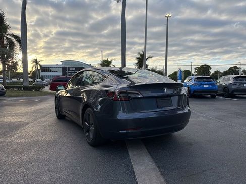 Used 2023 Tesla Model 3 Standard Range image 9