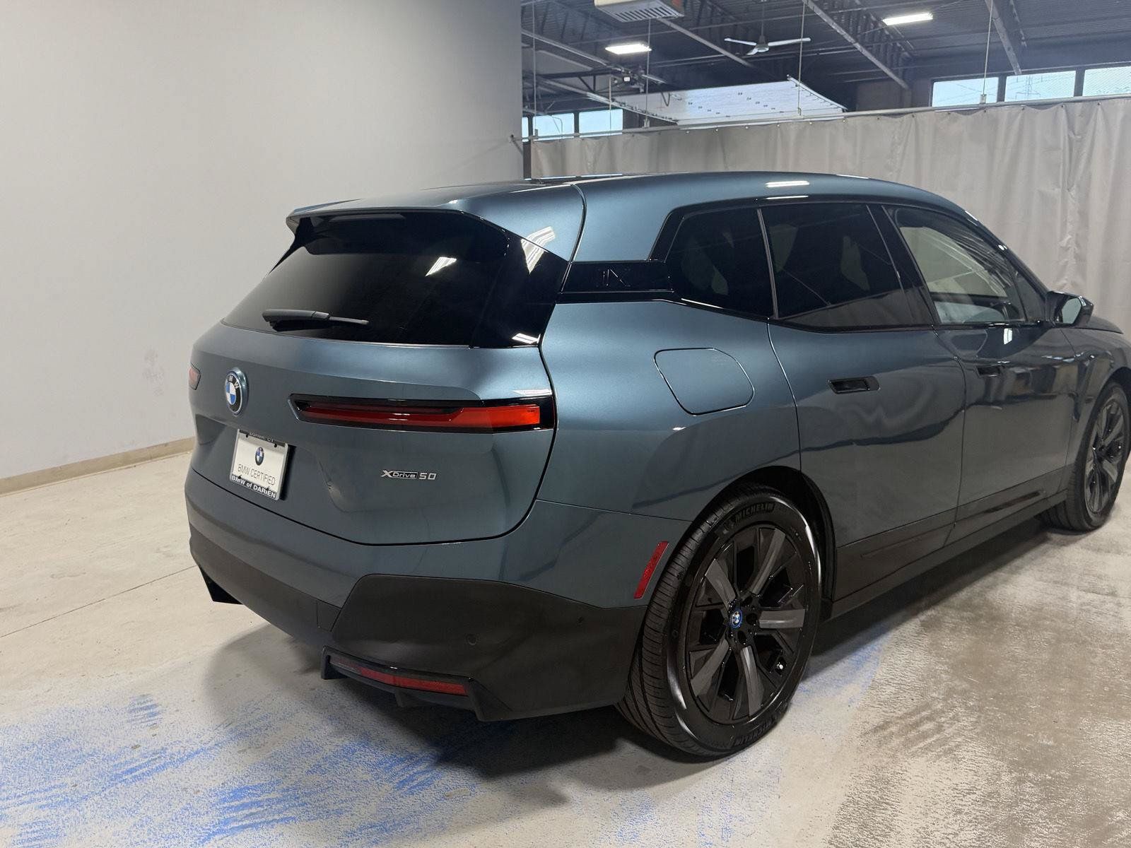 Used 2022 BMW iX xDrive50 w/ Convenience Package AWD/4WD image 18