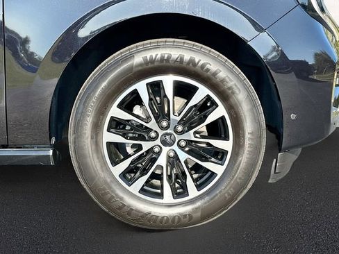 Used 2025 Ford Expedition Max Platinum image 34