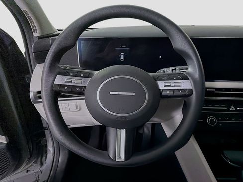 Used 2025 Hyundai Tucson SE FWD image 11