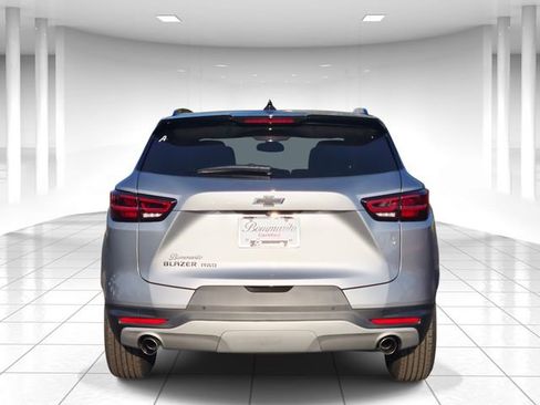 Used 2025 Chevrolet Blazer LT w/ Midnight/Sport Edition image 5