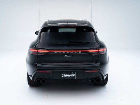 Certified 2026 Porsche Macan AWD/4WD image 10