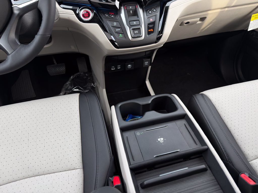 Certified 2026 Honda Odyssey Elite image 17