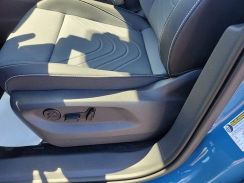 Certified 2025 Volkswagen Tiguan SE image 20