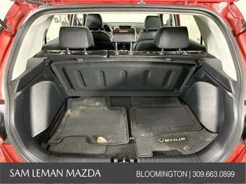 Used 2024 Hyundai Venue Limited FWD image 25