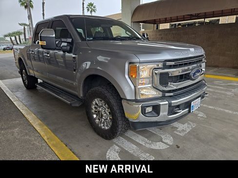 Used 2022 Ford F250 XLT w/ XLT Premium Package image 2
