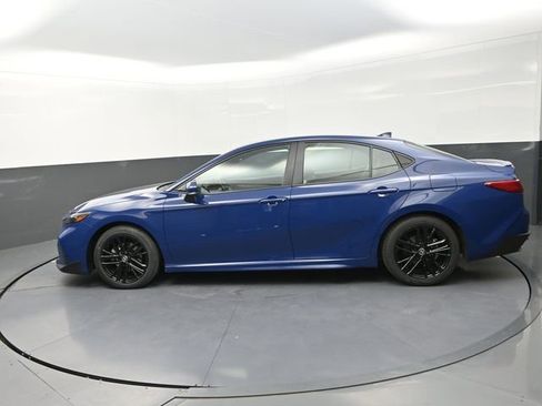 Used 2025 Toyota Camry SE image 10