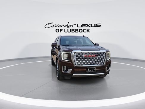 Used 2022 GMC Yukon XL Denali image 2