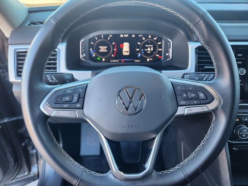 Certified 2022 Volkswagen Atlas SE image 10